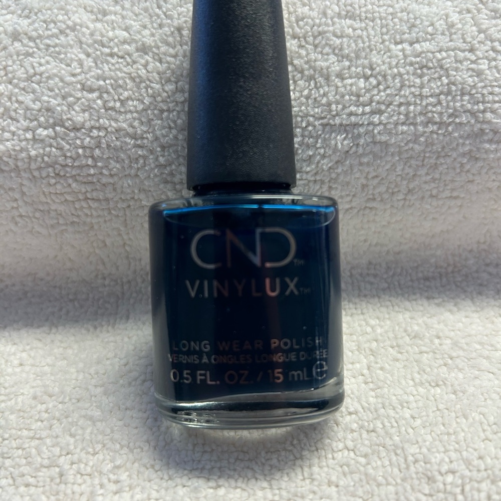 VINYLUX Long Wear Nail Polish - Deep Blue
